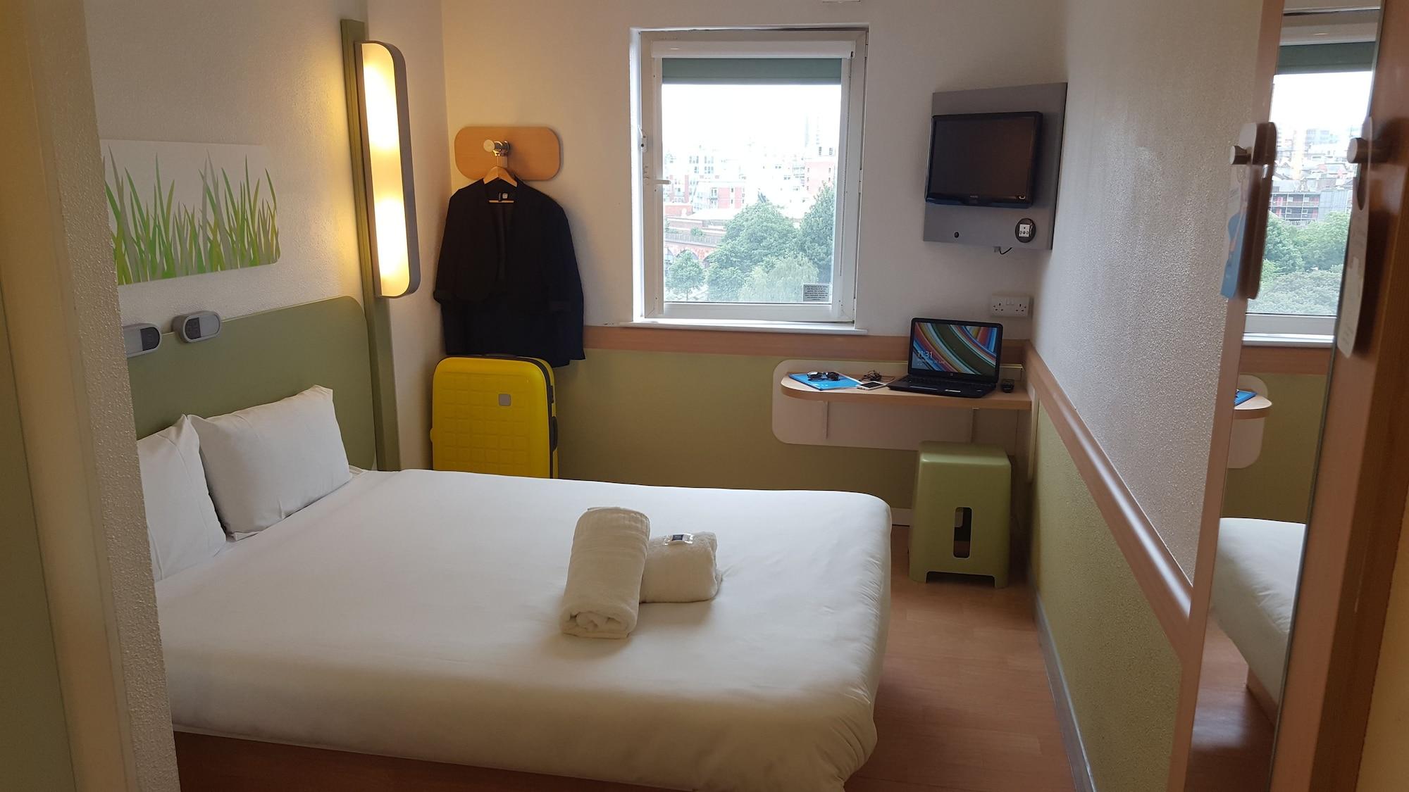 Ibis Budget Leeds Centre Crown Point Road Exterior foto